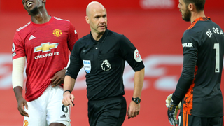 Manchester United can't unscrew itself, again, as transfer window slams shut on their fingers